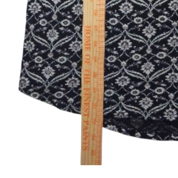 SALE EUC Lucky Brand Sz. M/M Blue/White Floral Short Sleeve Pullover Top. - Picture 6 of 9